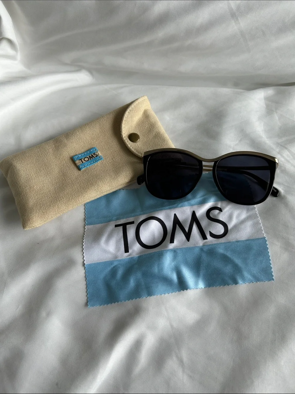 Tom’s Sandela 301 Sunglasses in Black with Gold Trim